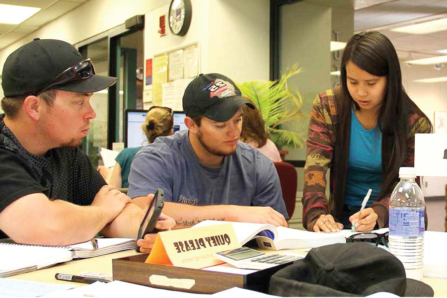 students at tutoring center